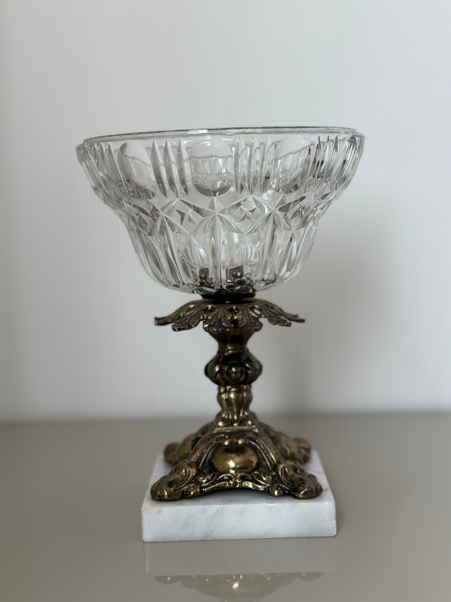 Pedestal crystal bowl