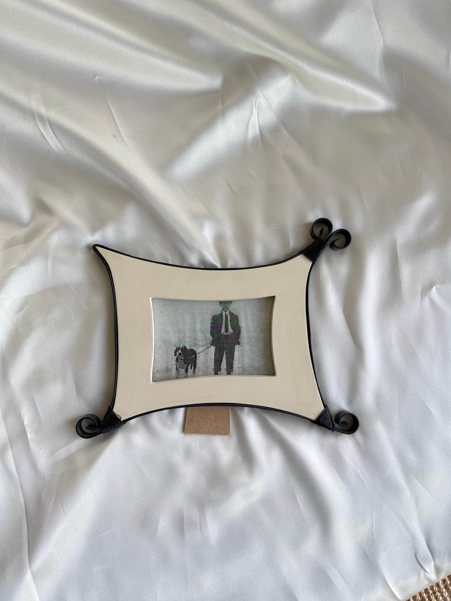 Vintage Scroll Metal & Cream Photo Frame