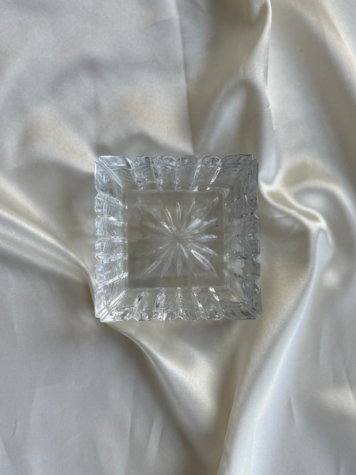 Set of 4 Vintage Pressed Glass Trinket Dishes / coasters