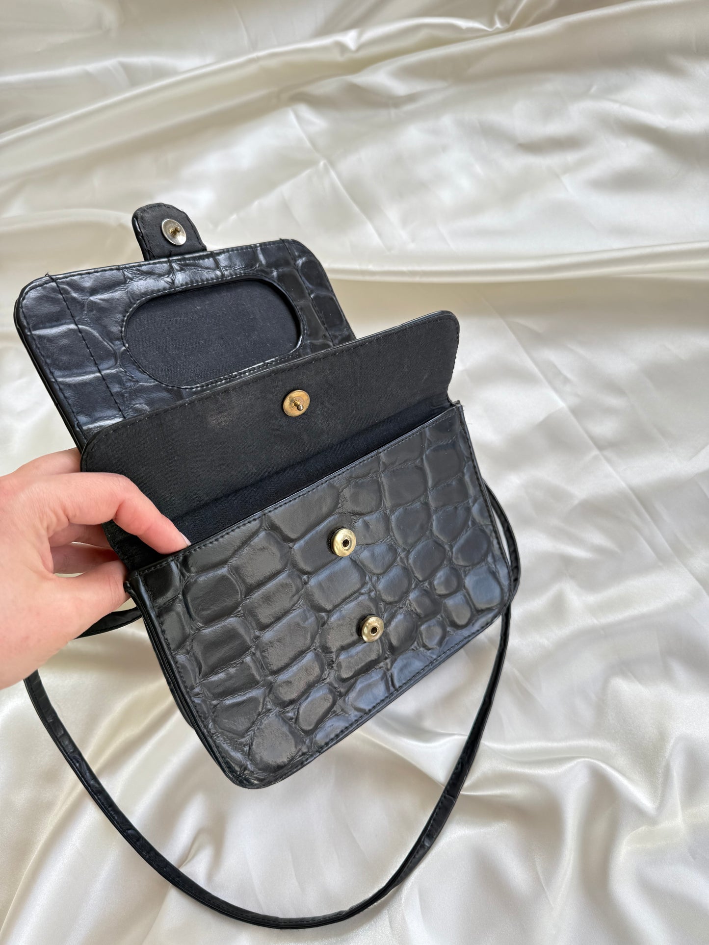 Vintage Black Croc-Embossed Crossbody Bag