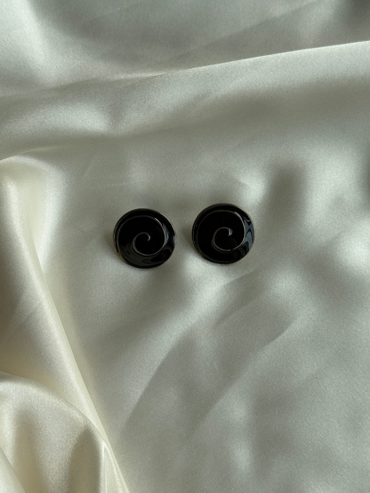 Vintage Black Swirl Stud Earrings