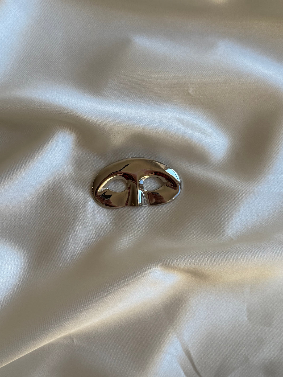 Vintage Silver Tone Masquerade Mask Brooch – Modernist Statement Jewelry