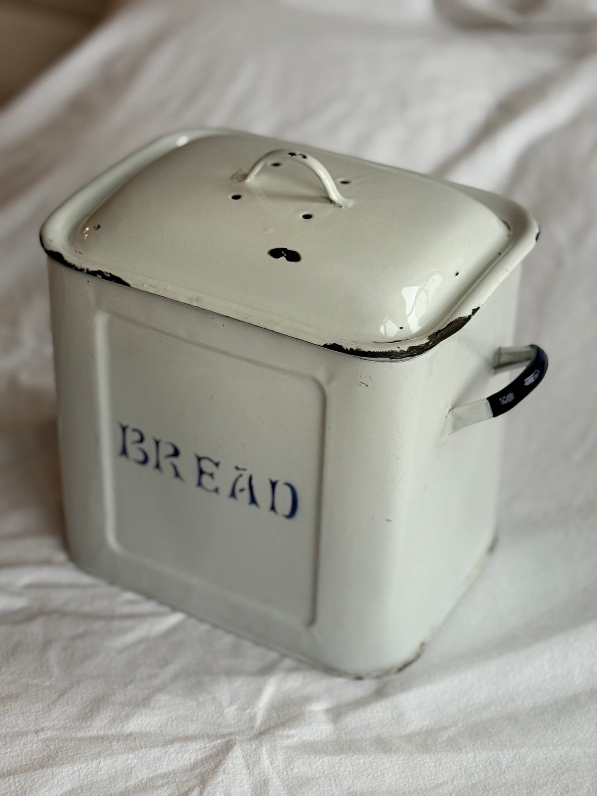 English Enamel Bread Bin – Vintage Farmhouse Kitchen Storage