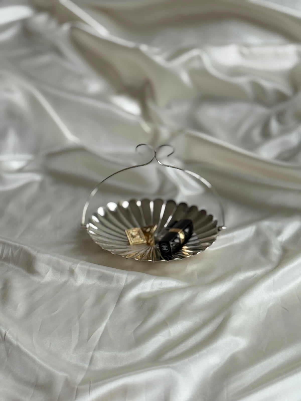 Vintage English Silver-Plated Scallop Shell Basket