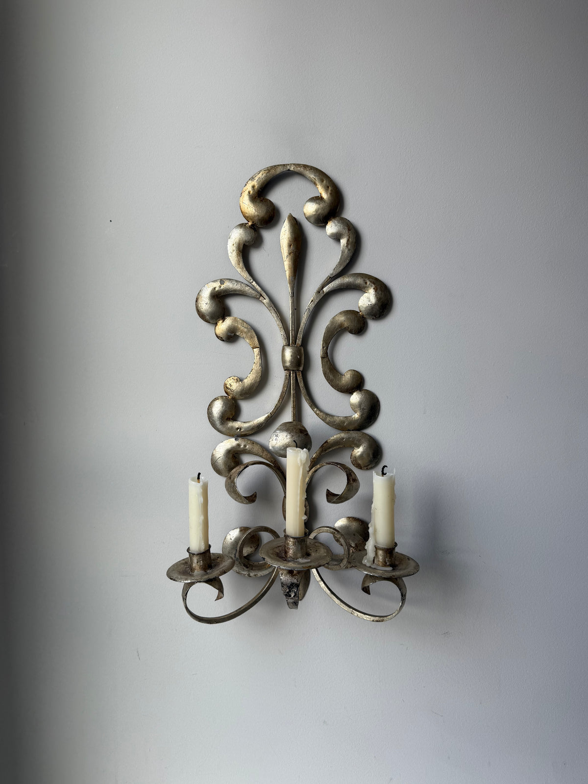 Vintage Italian Gilt Metal Three-Arm Wall Sconce – Made in Italy