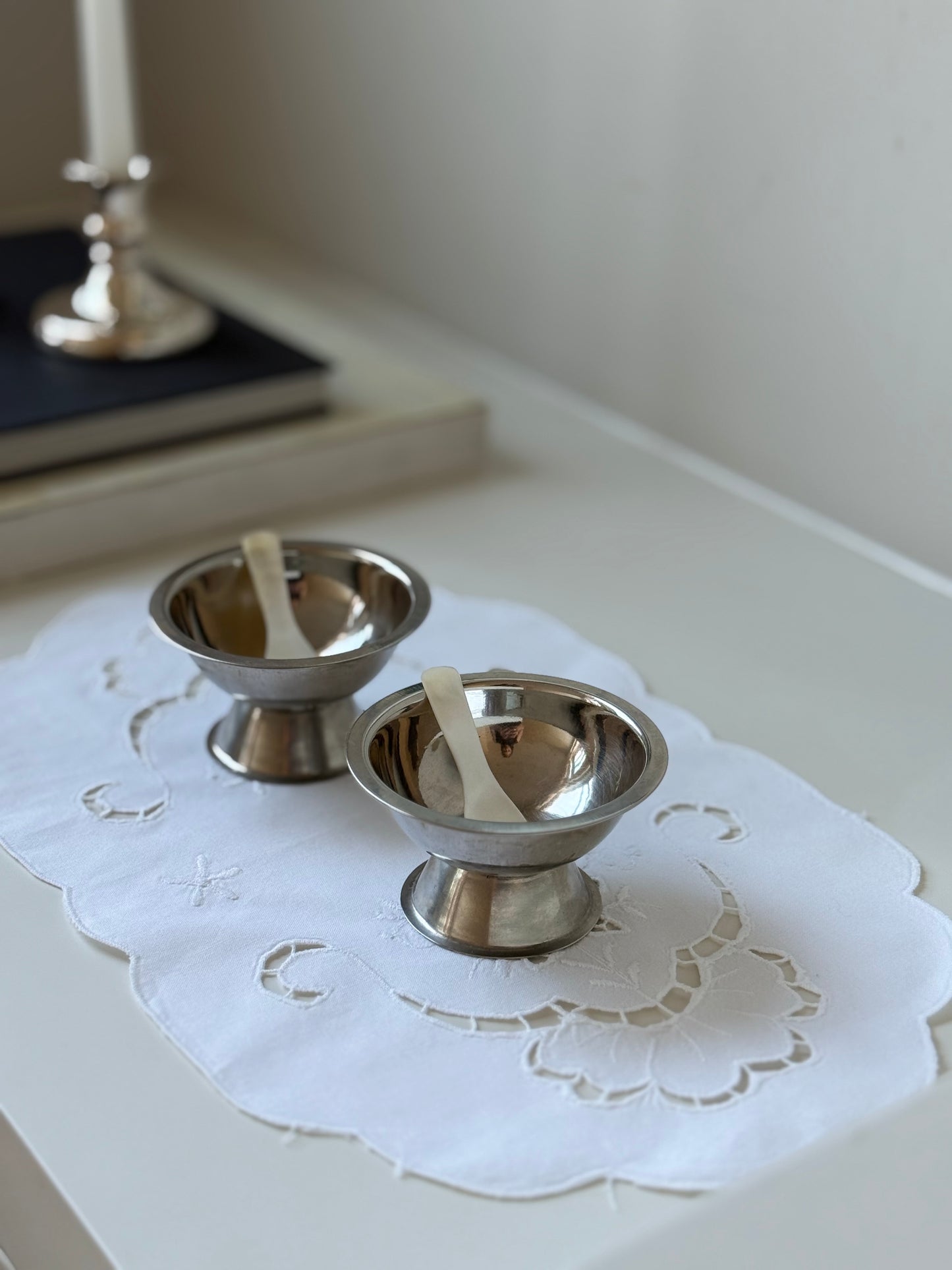 Set of 5 Stainless Steel Dessert Bowls with Mother of Pearl Spoons