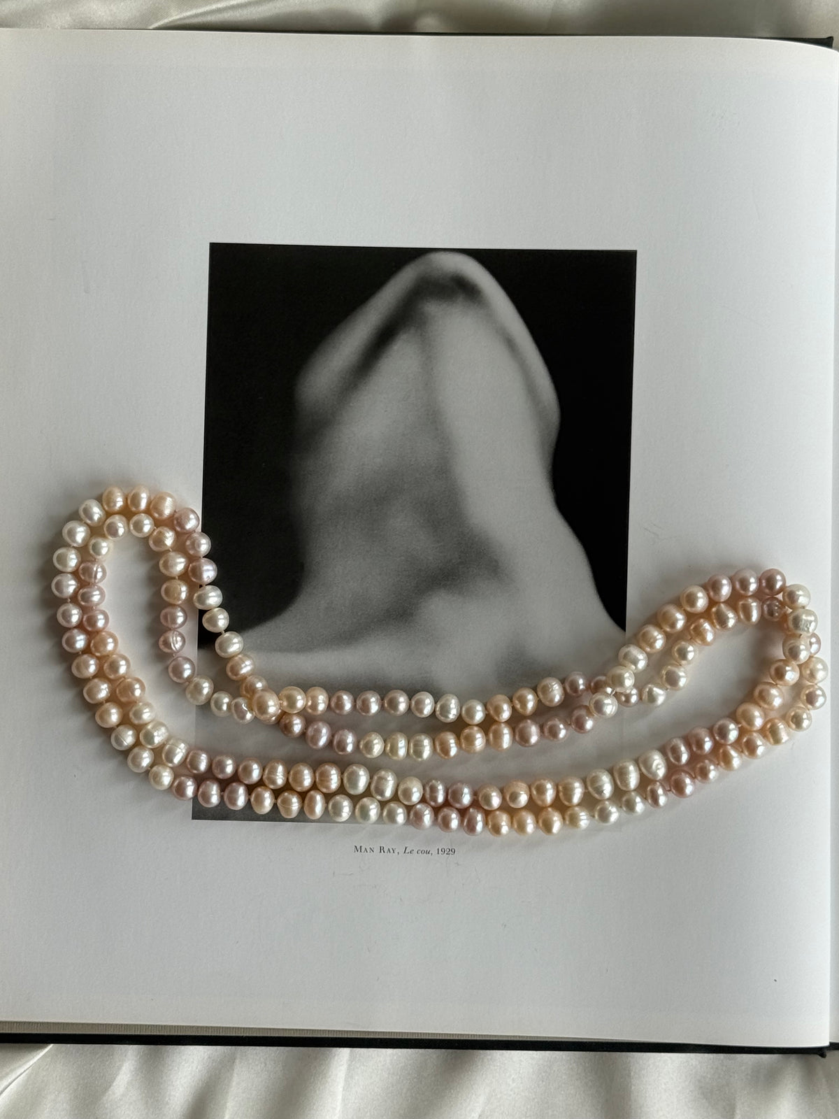 Vintage Pastel Freshwater Pearl Jewellery Set with Clam Shell Jewellery Box – Necklace & Two Bracelets