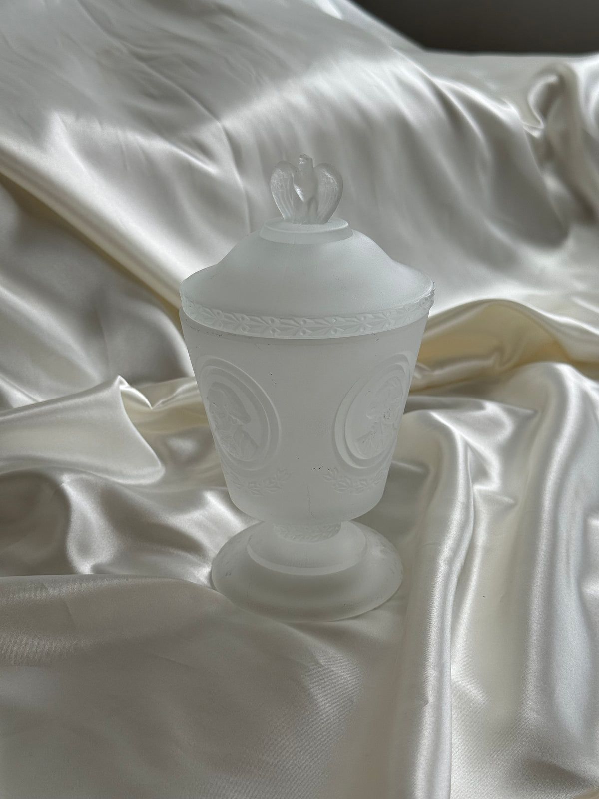 Vintage Frosted Glass Lidded Pedestal Urn – Classical Cameo Design