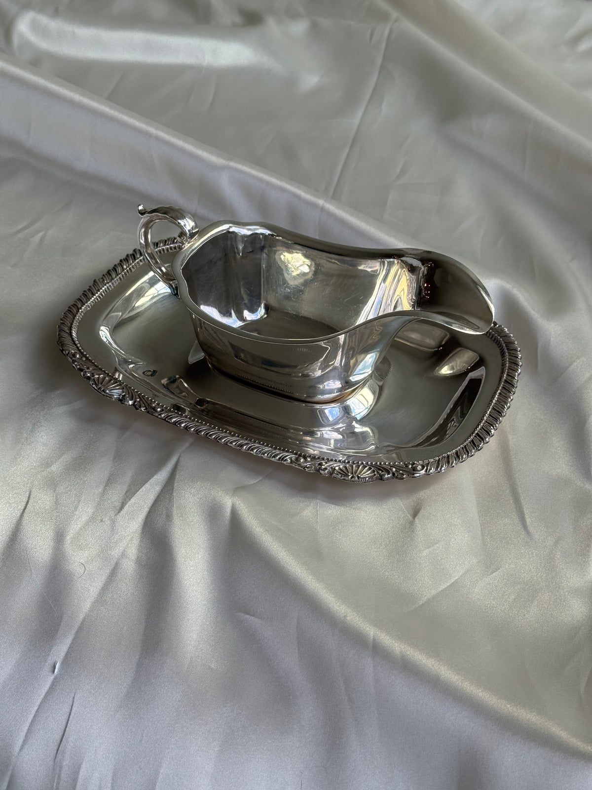 Old English Reproduction EP on Copper Silver-Plated Gravy Boat & Underplate