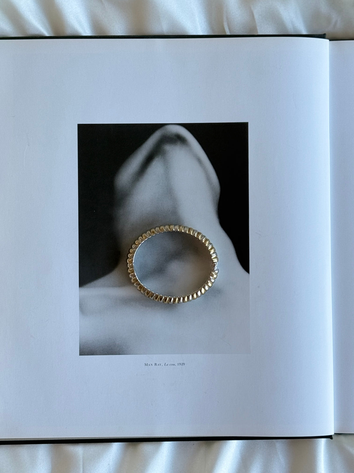 Vintage Two-Tone Ribbed Hinged Bangle