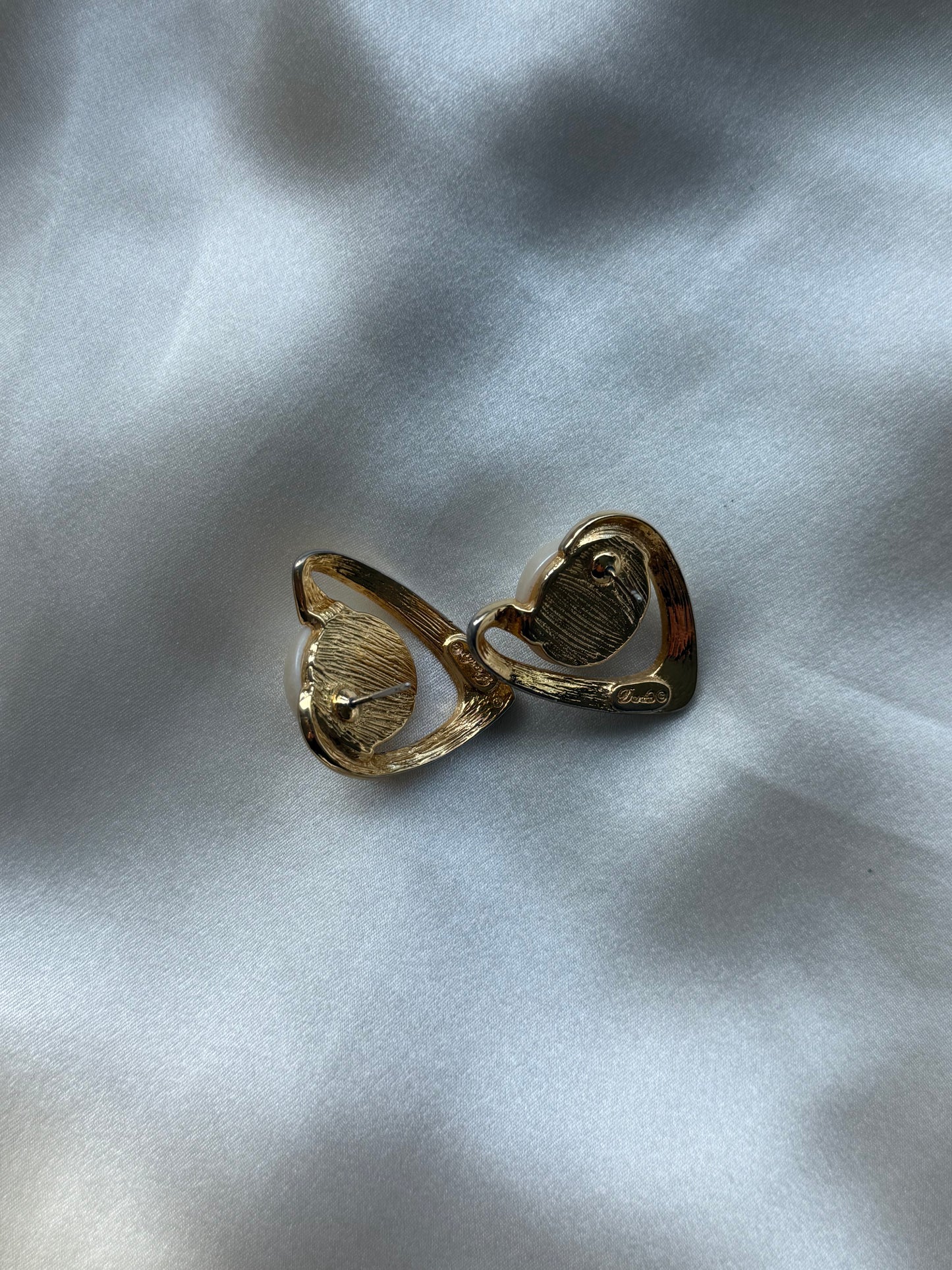 Vintage Gold Tone Earrings with Pearls