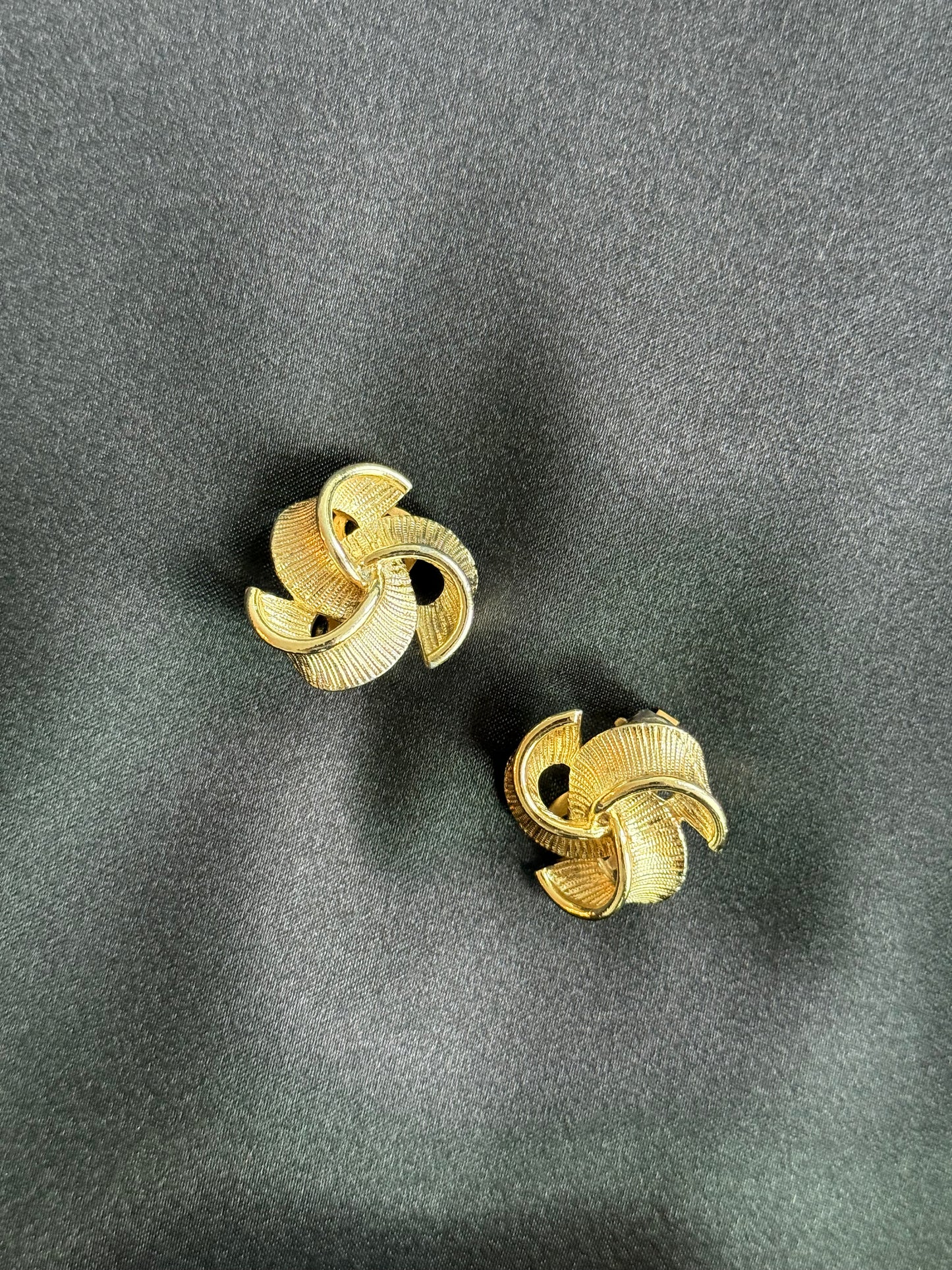 Vintage Gold Swirl Clip-On Earrings