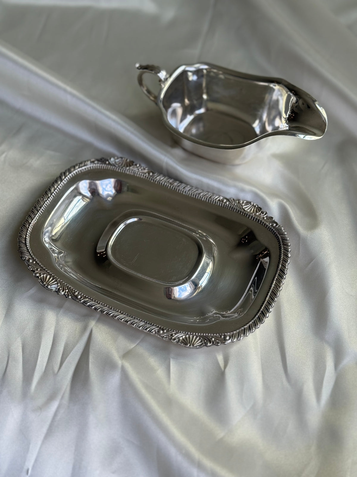 Old English Reproduction EP on Copper Silver-Plated Gravy Boat & Underplate