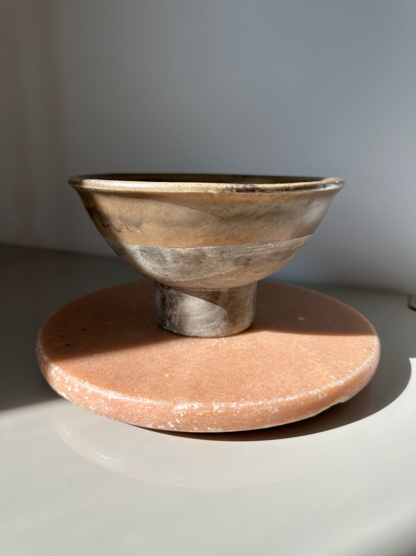 Ceramic pedestal bowl