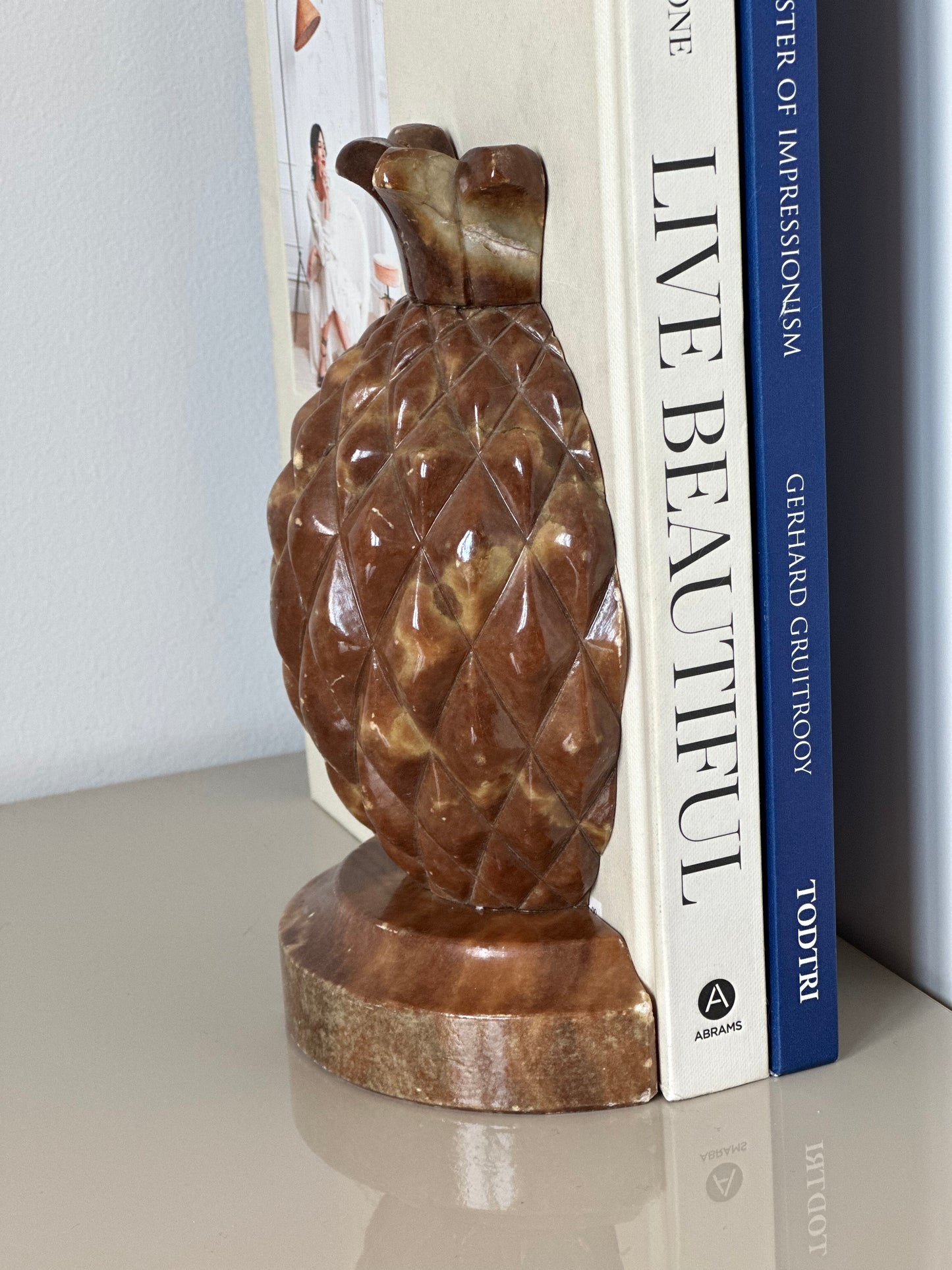 Pineapple bookend