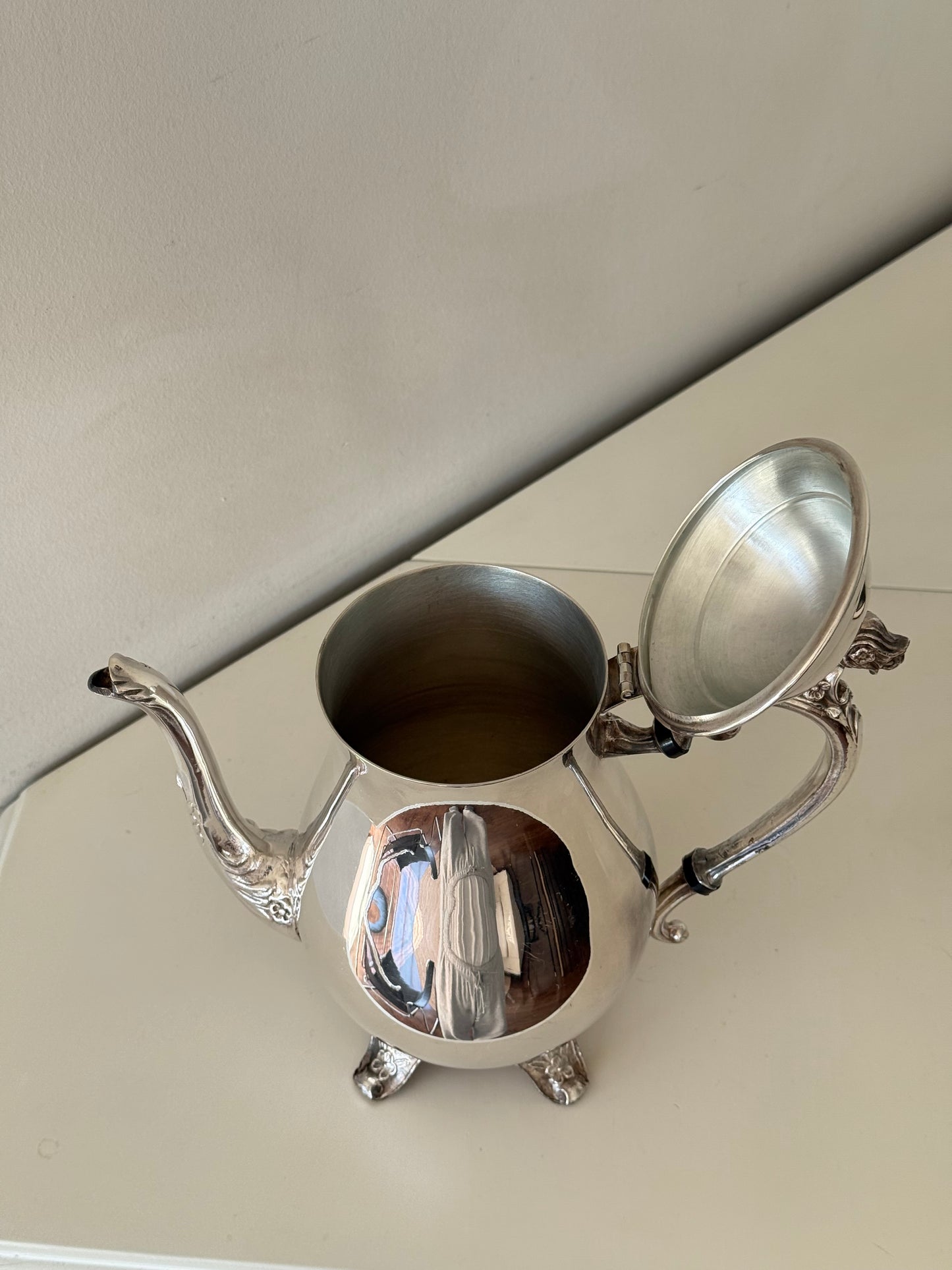 Vintage Silver Plate Tea / Coffee Pot