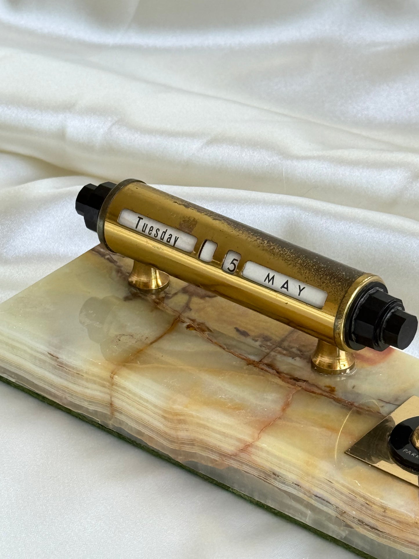Vintage onyx Desk Calendar & Pen Holder