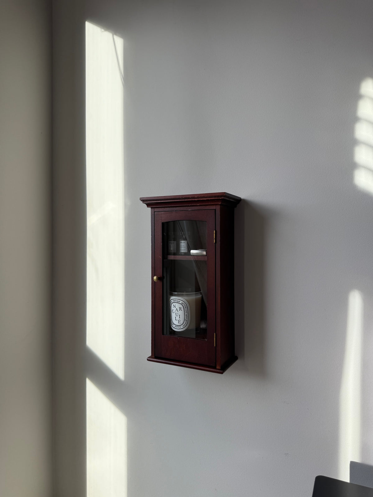Vintage Mahogany-Tone Wall Display Cabinet with Glass Door