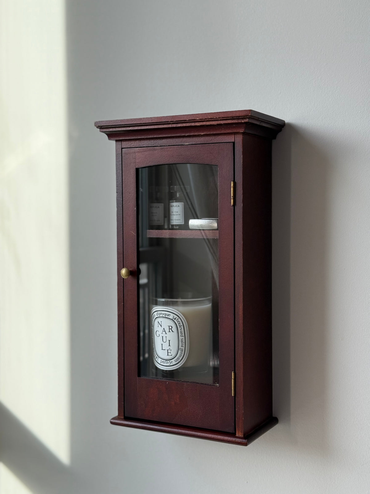 Vintage Mahogany-Tone Wall Display Cabinet with Glass Door