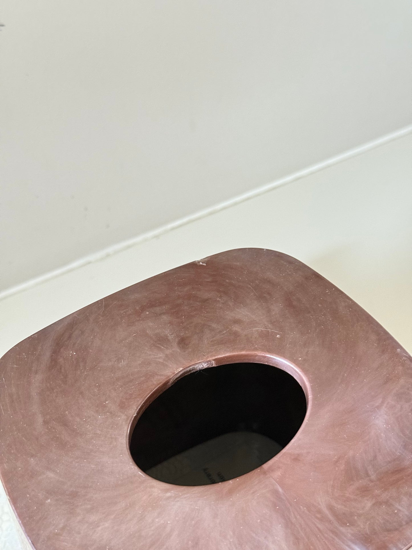 Vintage Acrylic Tissue Box Cover — Mocha Swirl