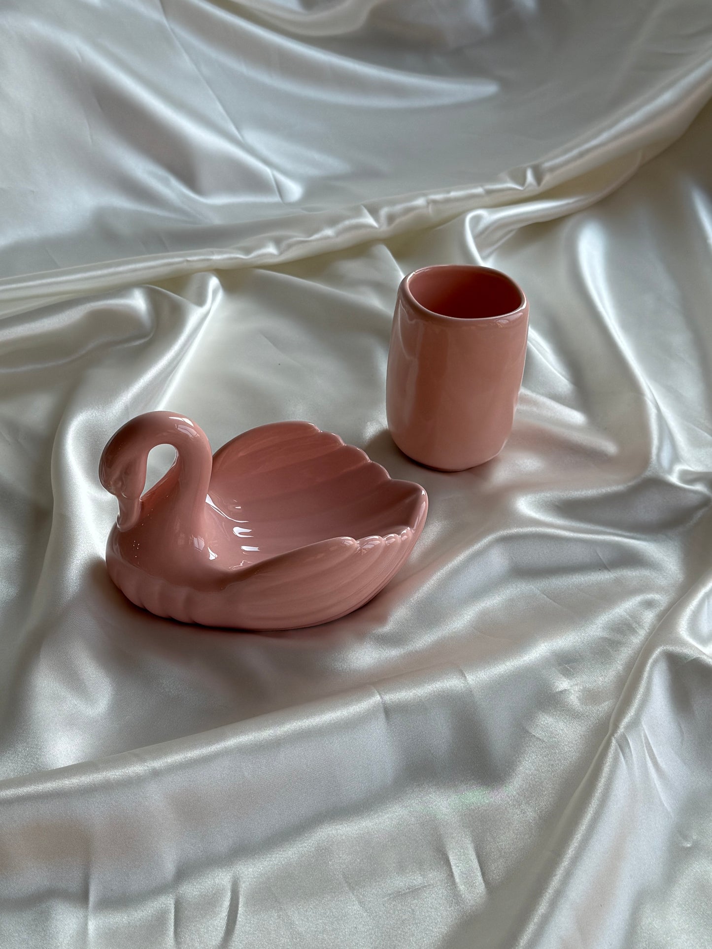 Vintage Blush Pink Ceramic Swan Vanity Set — 2 Pieces