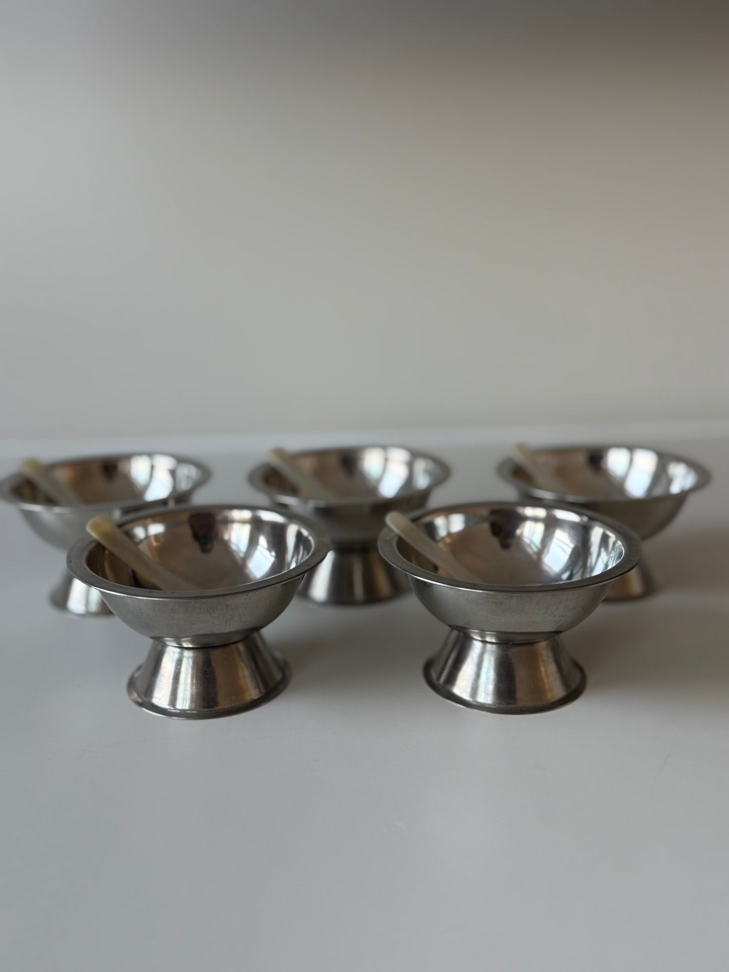 Set of 5 Stainless Steel Dessert Bowls with Mother of Pearl Spoons
