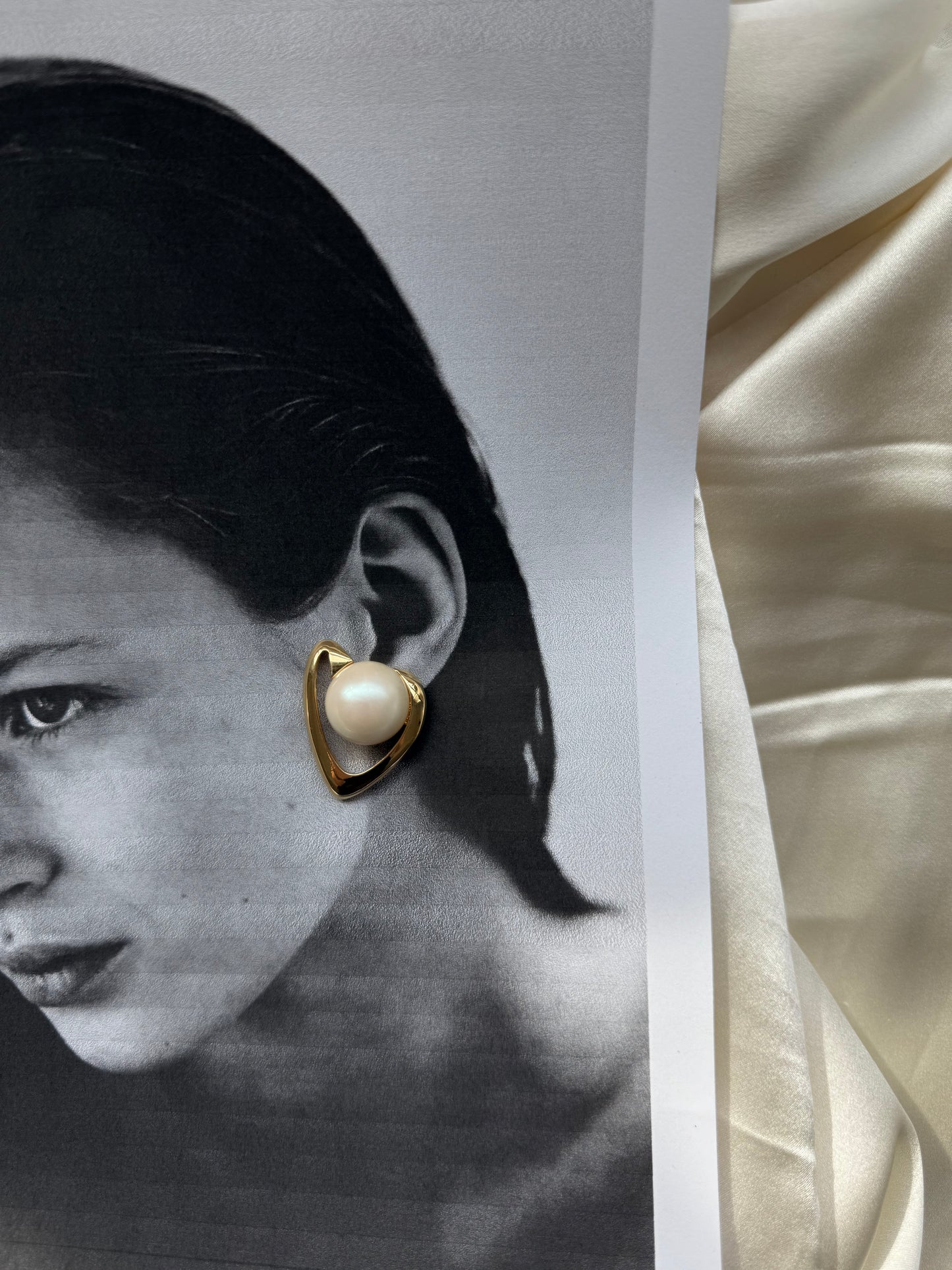 Vintage Gold Tone Earrings with Pearls