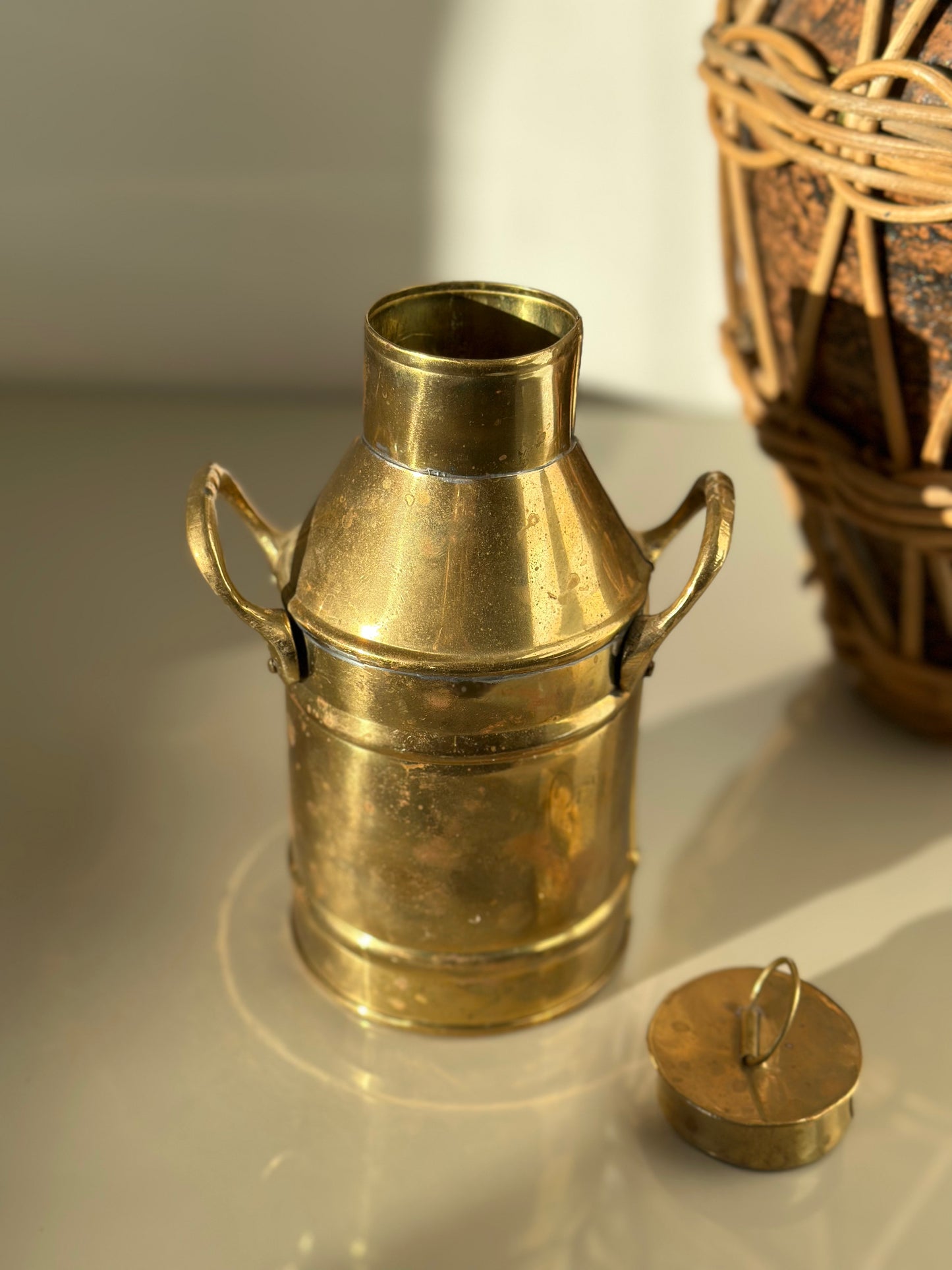 Brass milk dispenser with lid