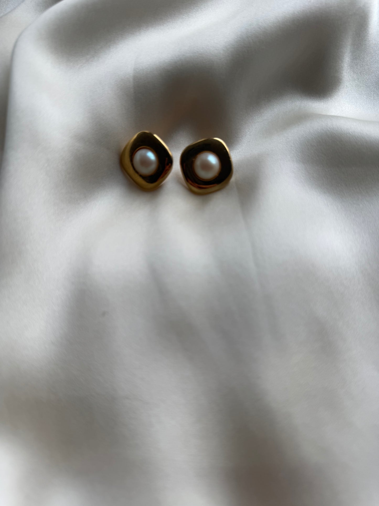 Vintage Gold-Tone Pearl Stud Earrings