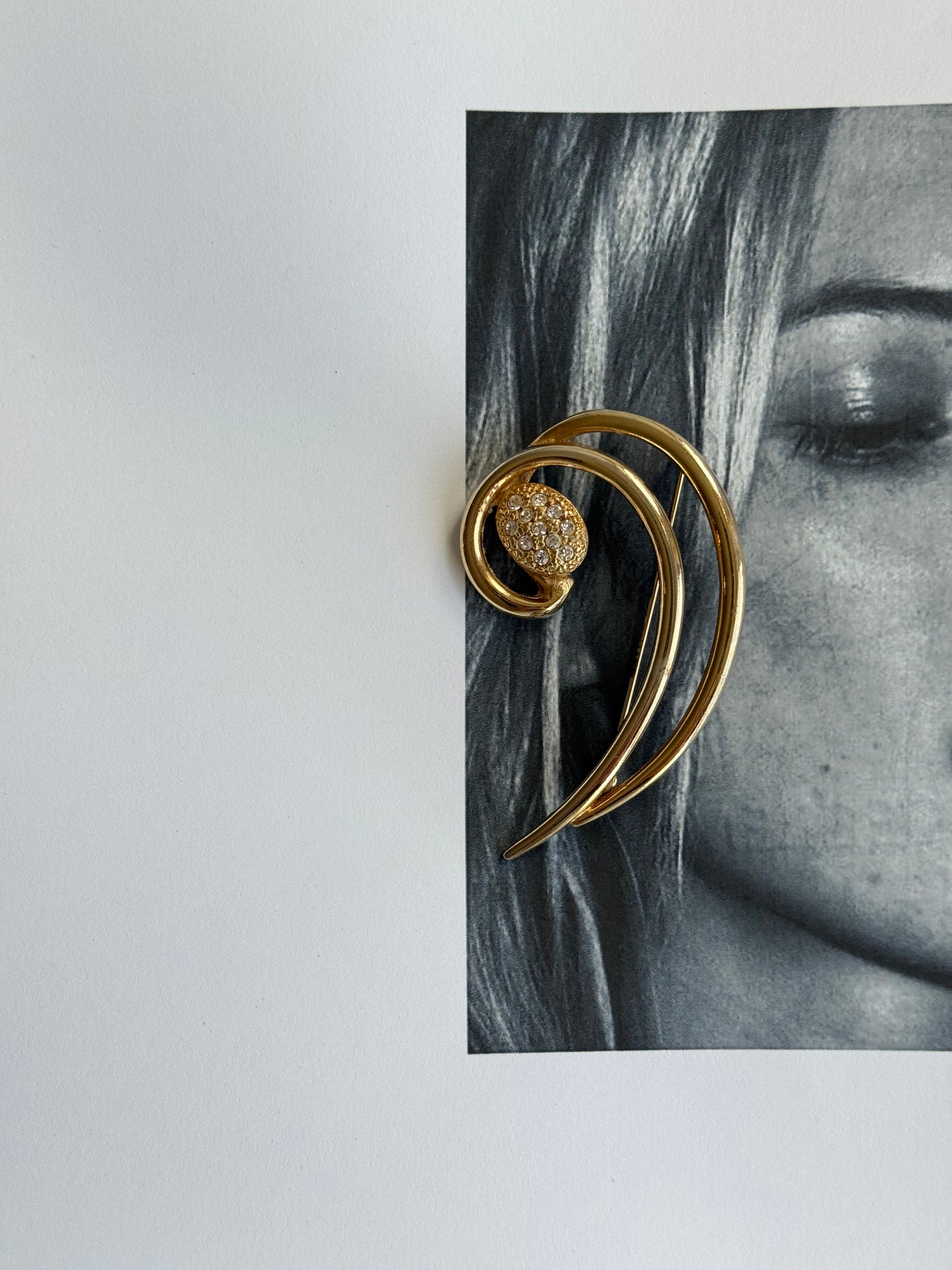 Vintage Gold-Tone Swirl Brooch with Rhinestones