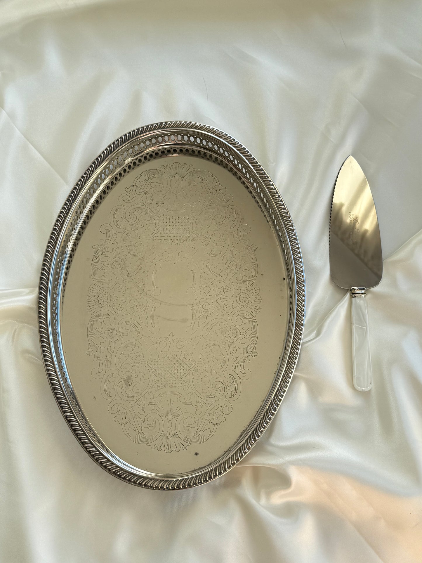 Vintage Silver-Plated Oval Serving Tray with Cake Server