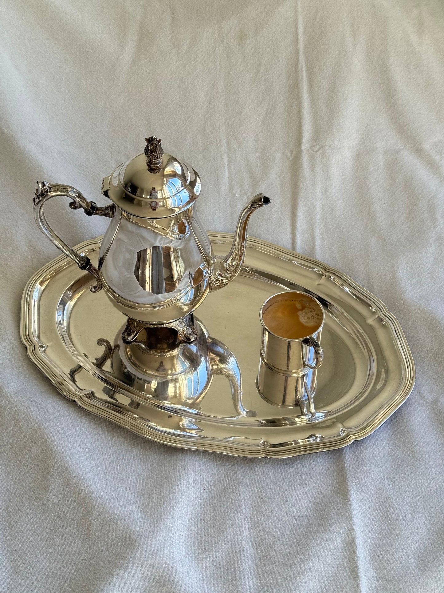 Vintage Silver Plate Tea / Coffee Pot