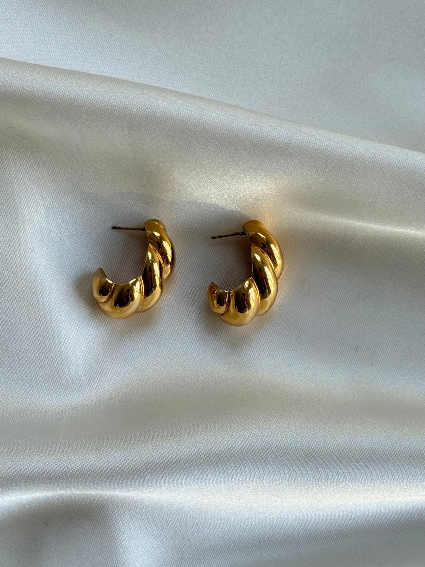 Vintage Gold-Tone Sculptural Hoop Earrings