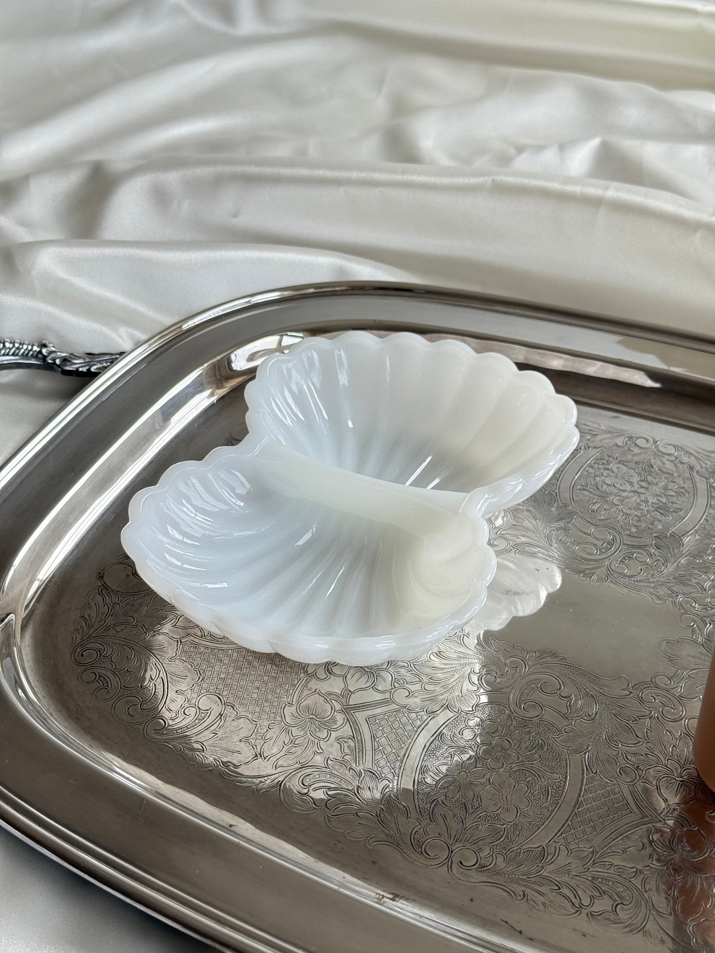 Vintage Avon Milk Glass Double Shell Dish