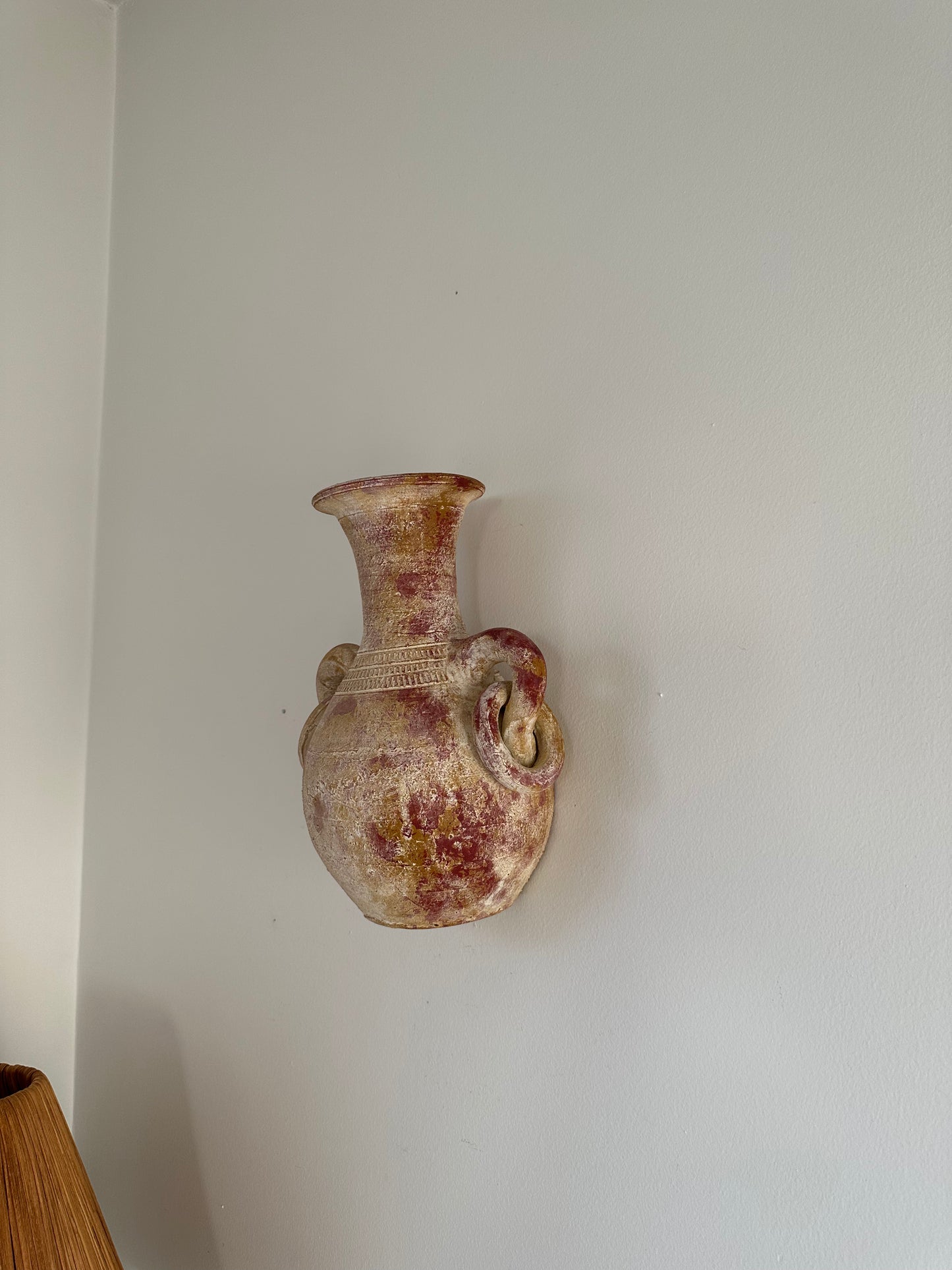 Wall hanging vase