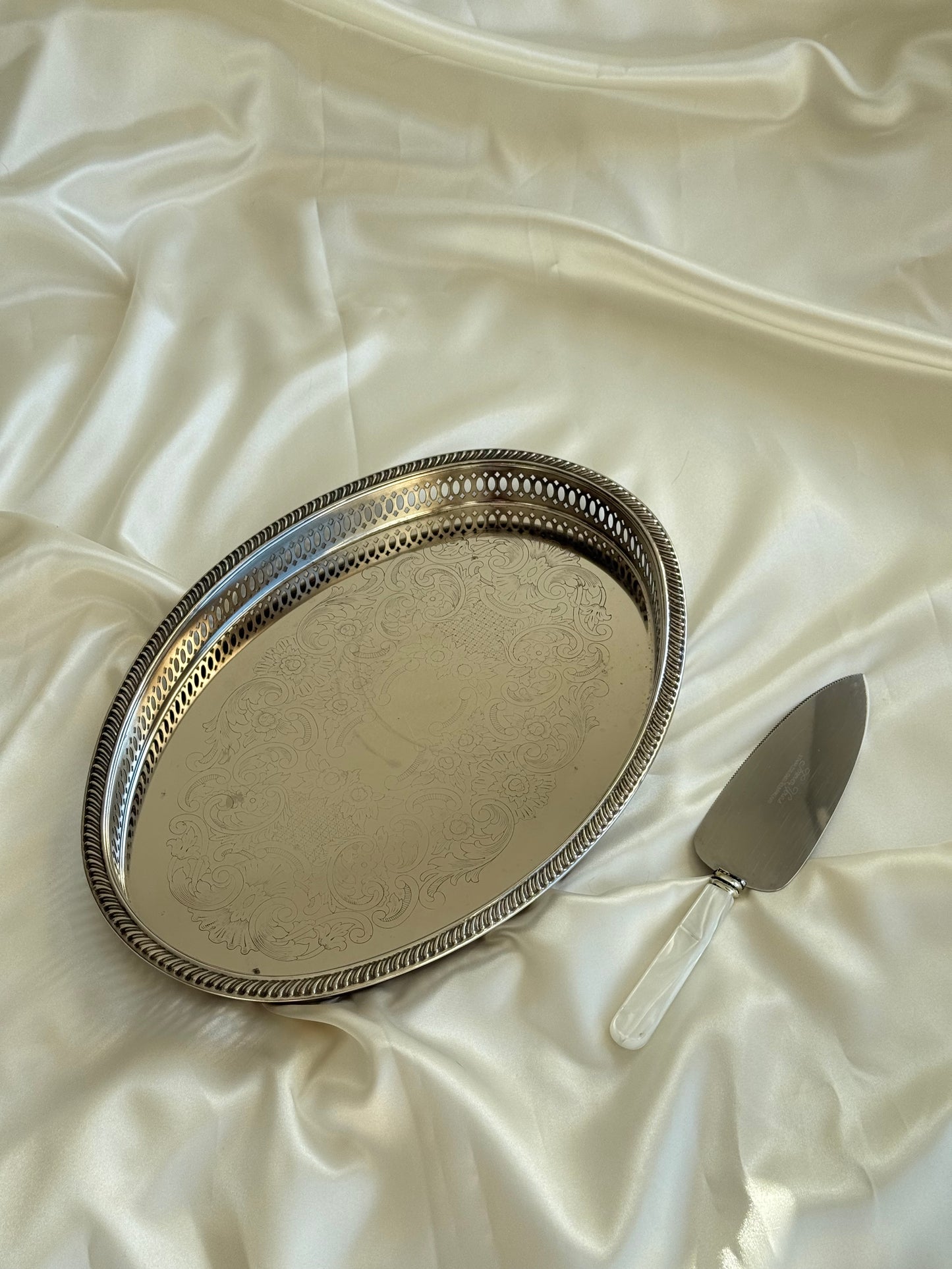 Vintage Silver-Plated Oval Serving Tray with Cake Server