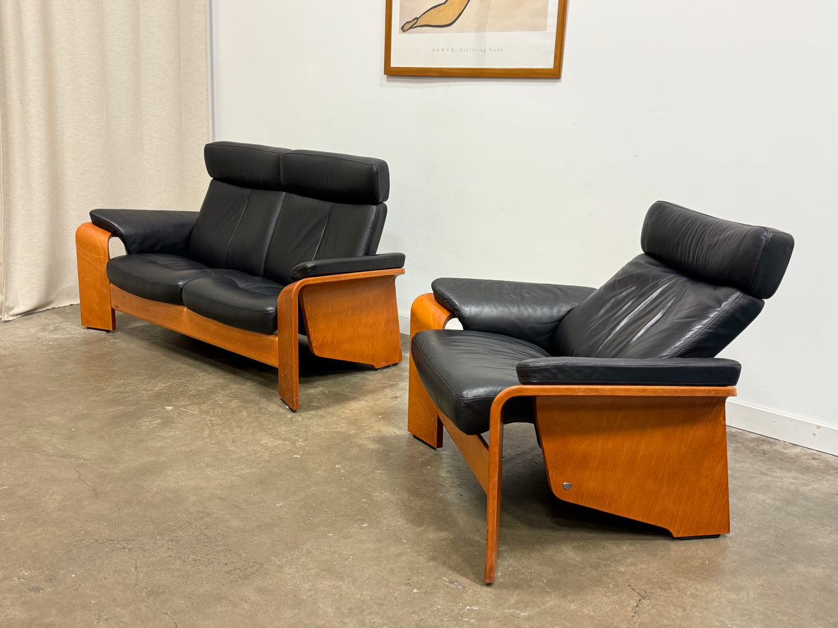 Stressless Pegasus loveseat and armchair by Ekornes, crafted in Norway