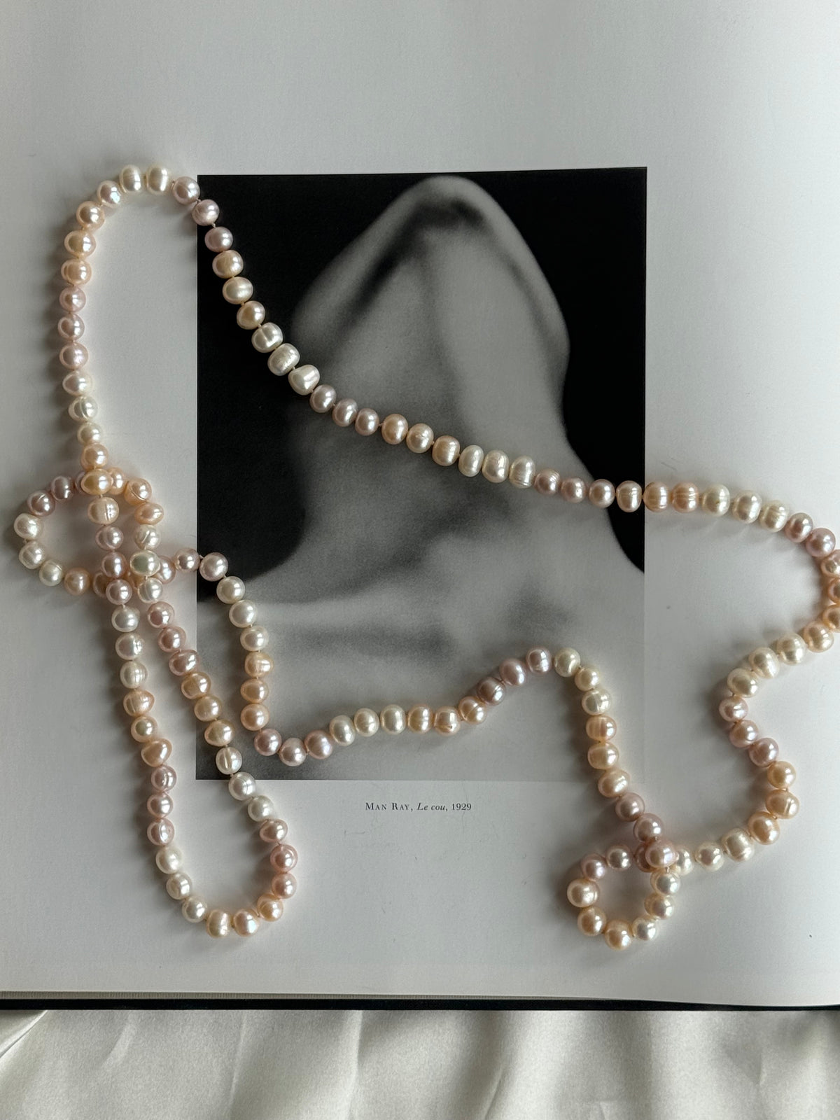 Vintage Pastel Freshwater Pearl Jewellery Set with Clam Shell Jewellery Box – Necklace & Two Bracelets