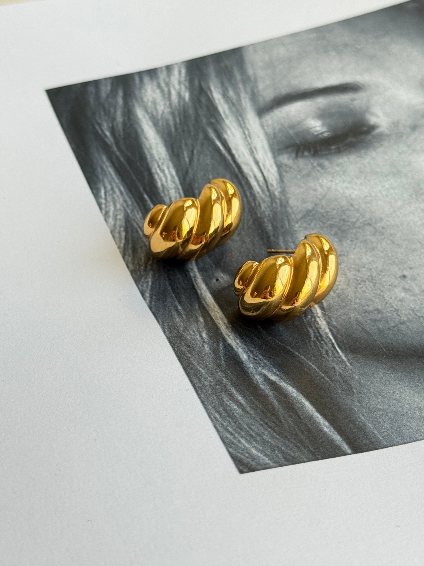 Vintage Gold-Tone Sculptural Hoop Earrings