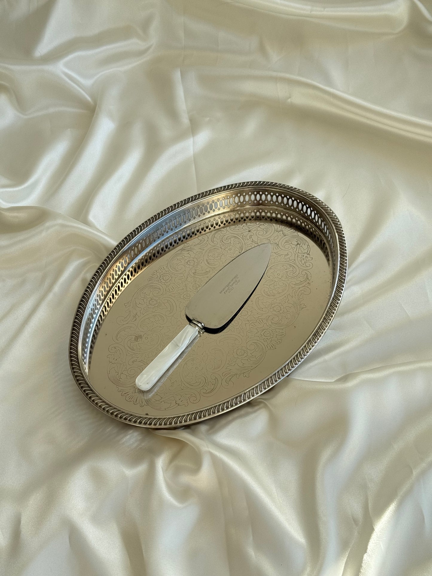 Vintage Silver-Plated Oval Serving Tray with Cake Server