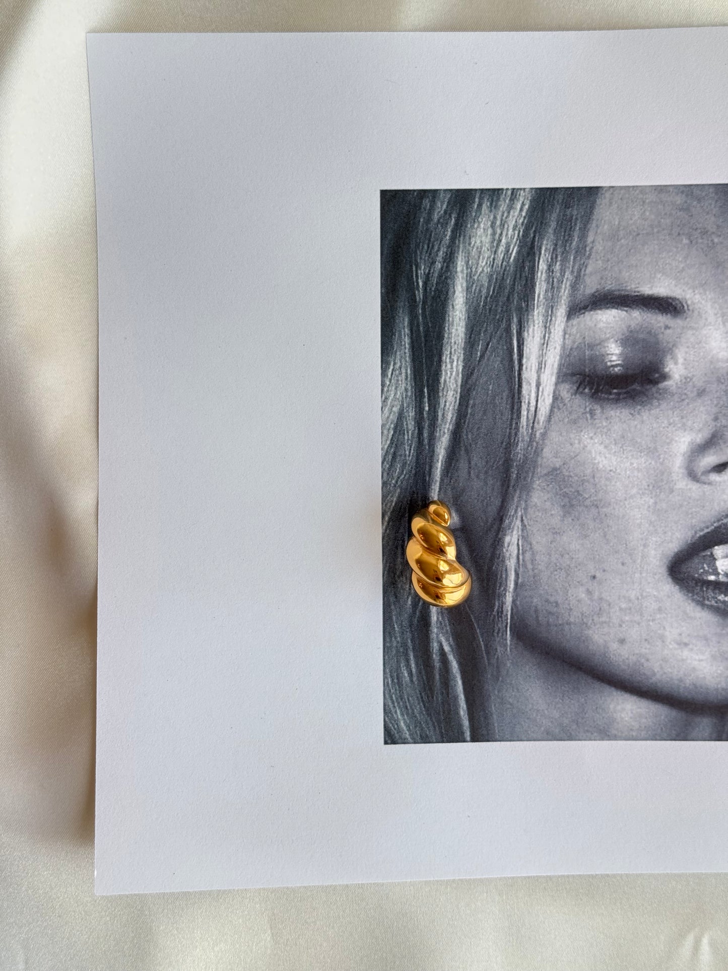 Vintage Gold-Tone Sculptural Hoop Earrings
