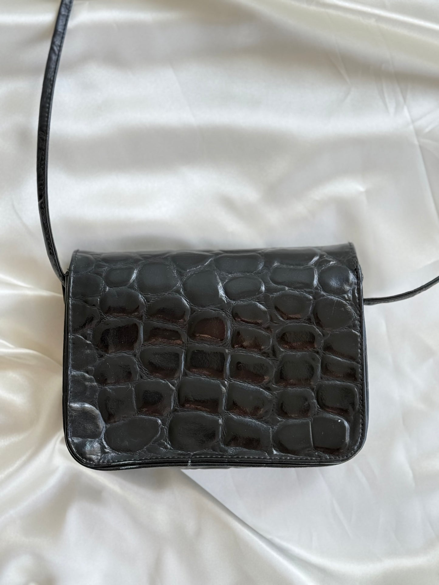Vintage Black Croc-Embossed Crossbody Bag