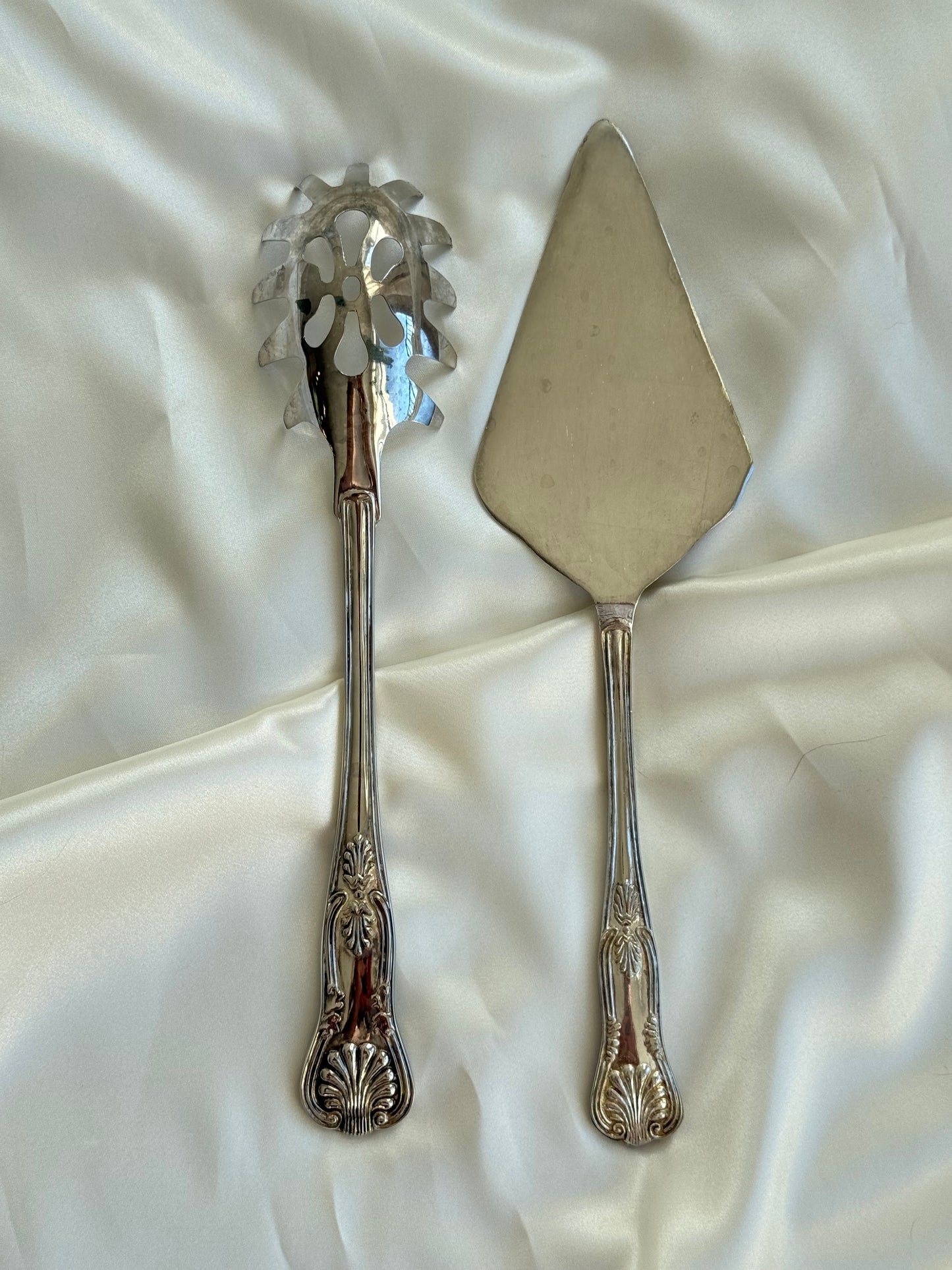 Vintage Silver-Plated Cake Server & Pasta Server Set shell details