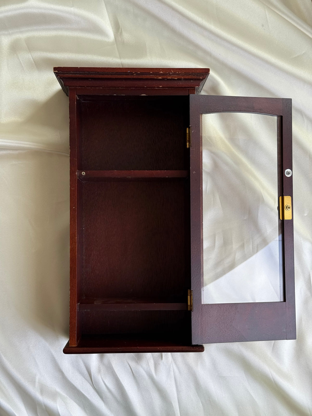Vintage Mahogany-Tone Wall Display Cabinet with Glass Door