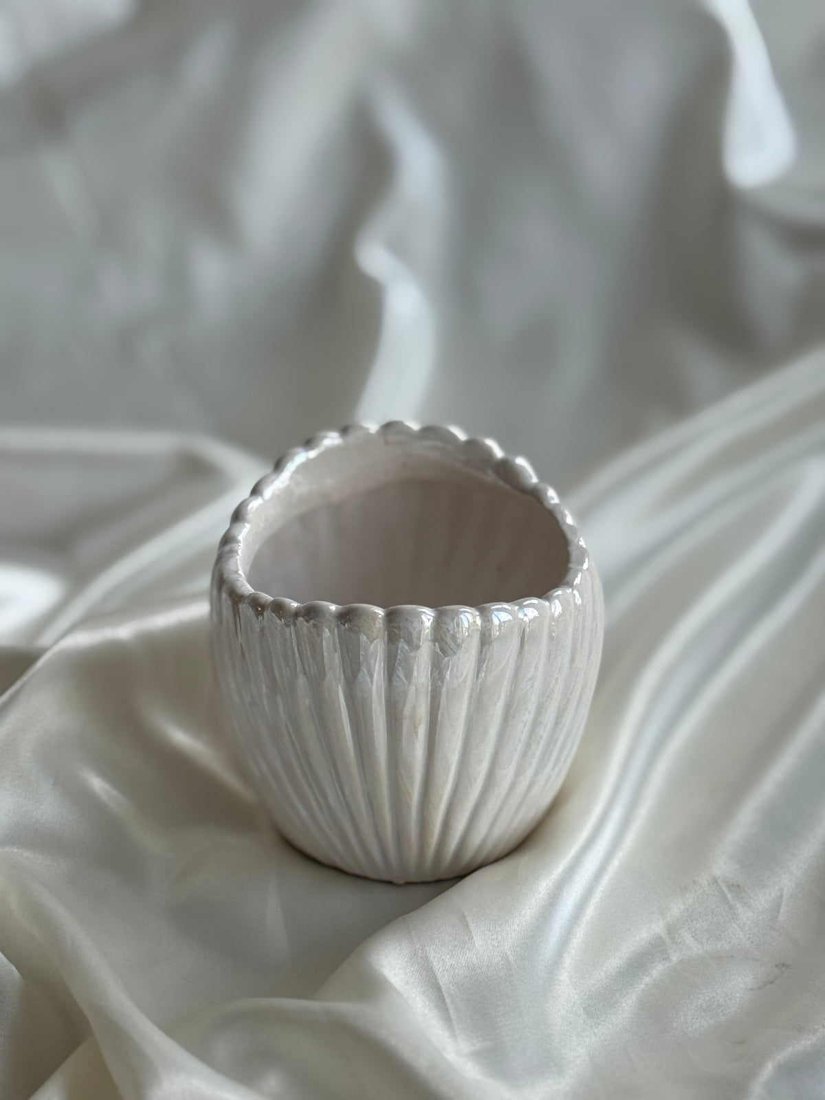 Vintage Iridescent White Ceramic Clam Shell Planter