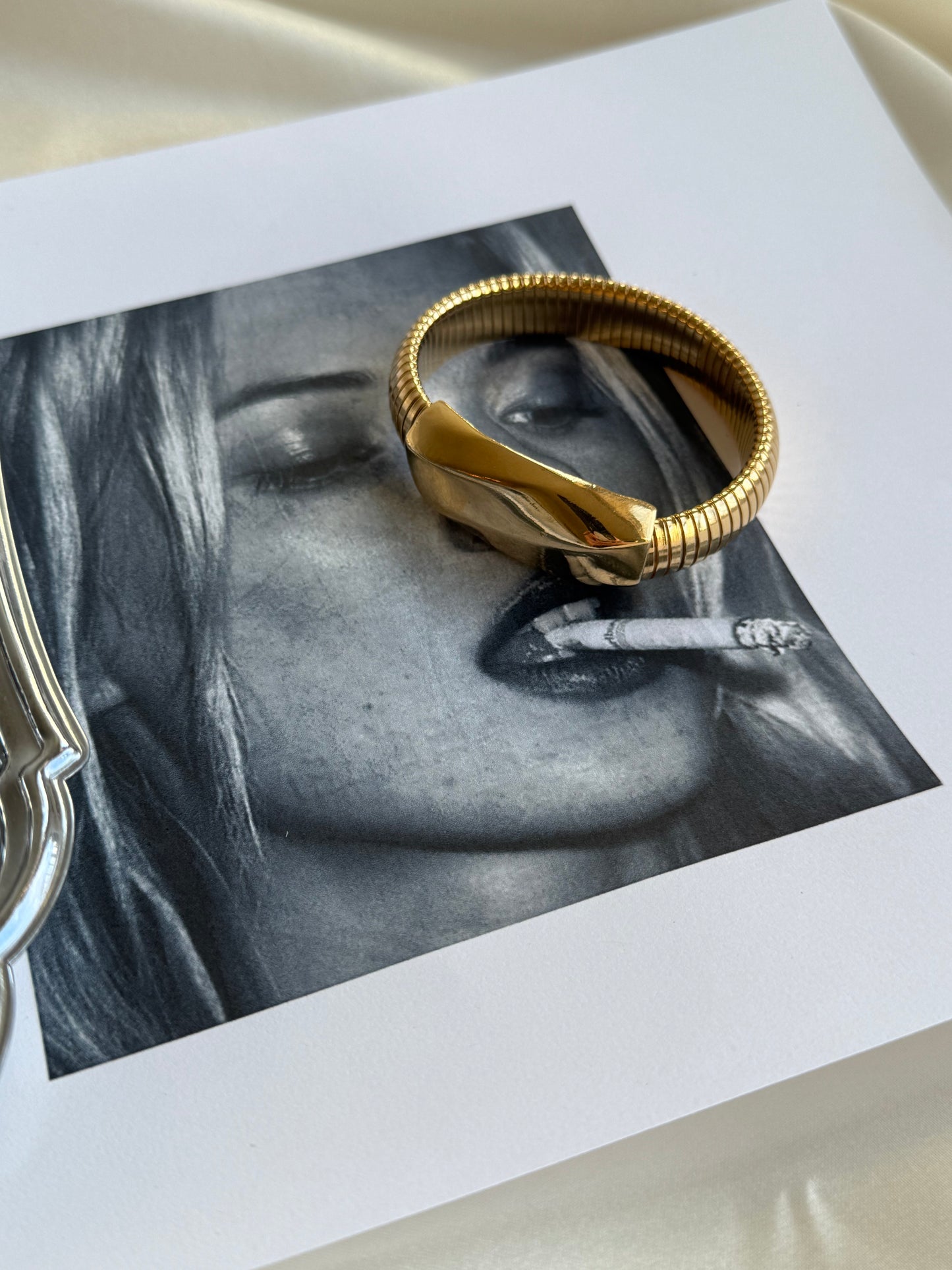 Vintage Gold-Tone Sculptural Stretch Bracelet