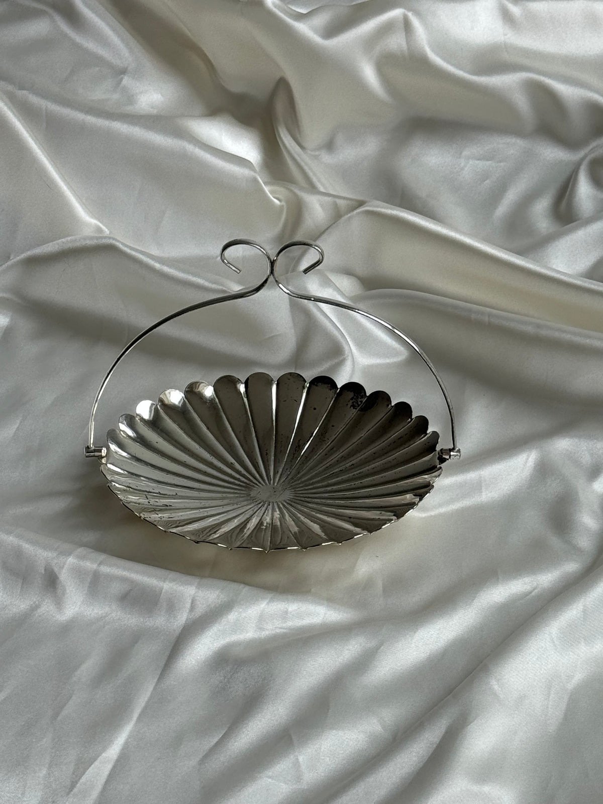 Vintage English Silver-Plated Scallop Shell Basket