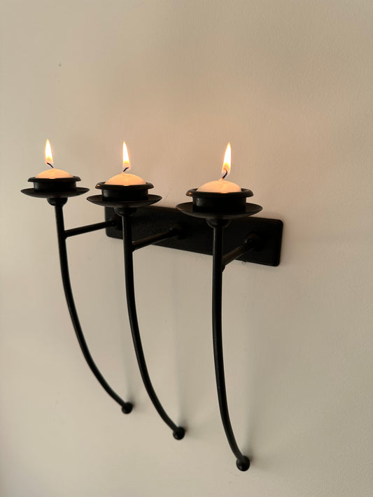 Metal candleholder sconce