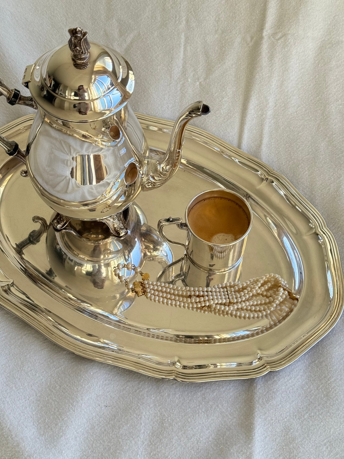 Vintage Silver Plate Tea / Coffee Pot