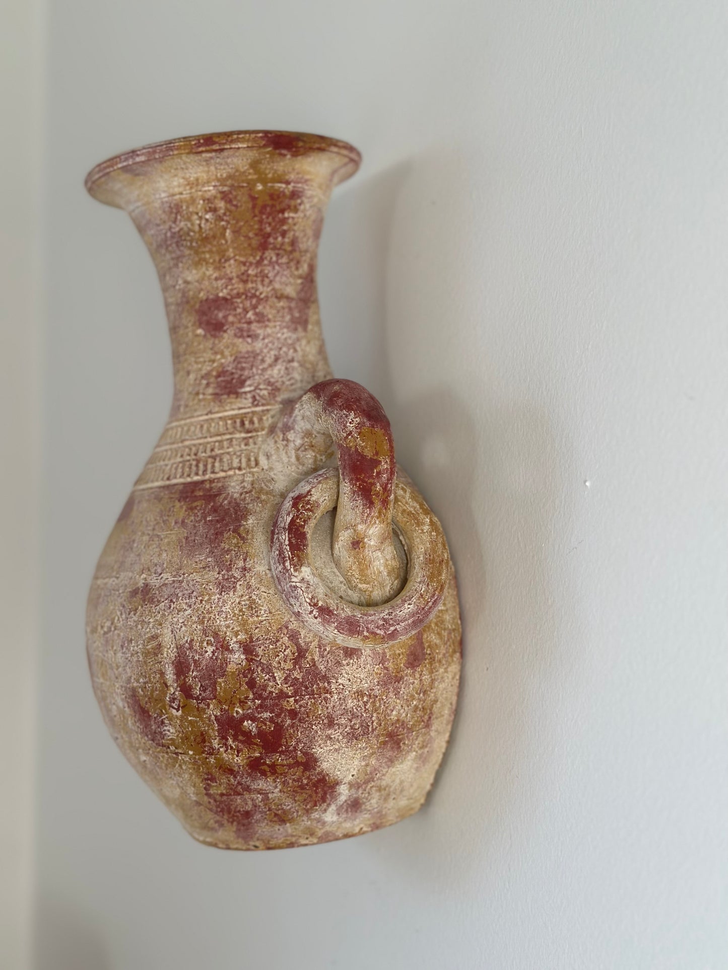 Wall hanging vase